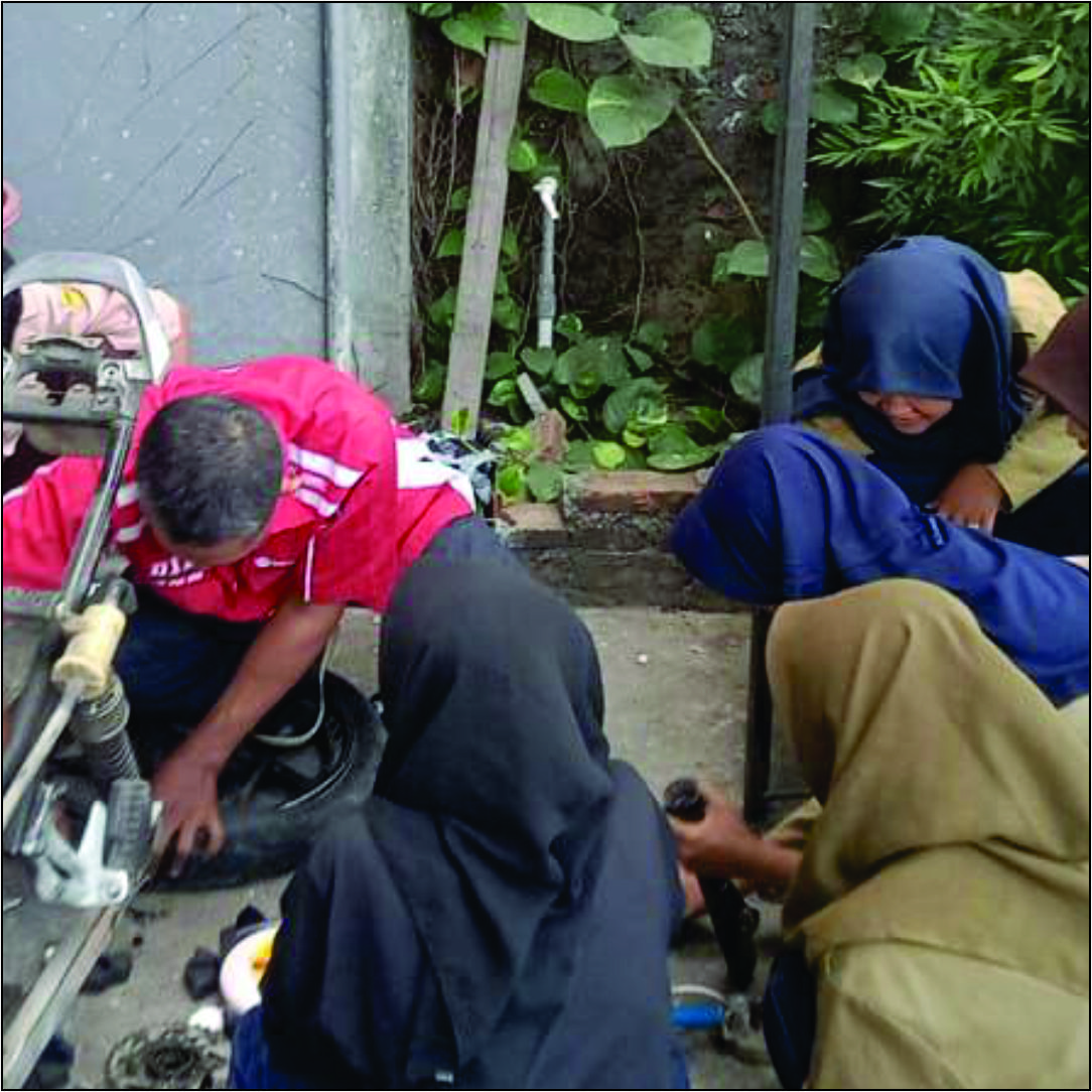 Ekstrakurikuler Teknik Sepeda Motor SMK Mutipuga